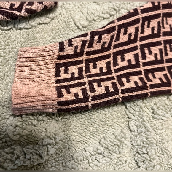 Fendi Baby romper / jumpsuit and hat unisex set - Picture 8 of 10